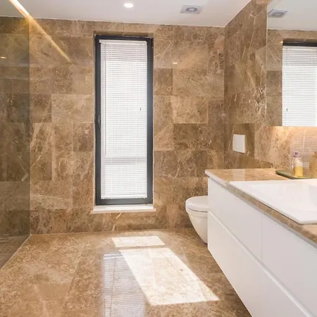ヴィラ White House *